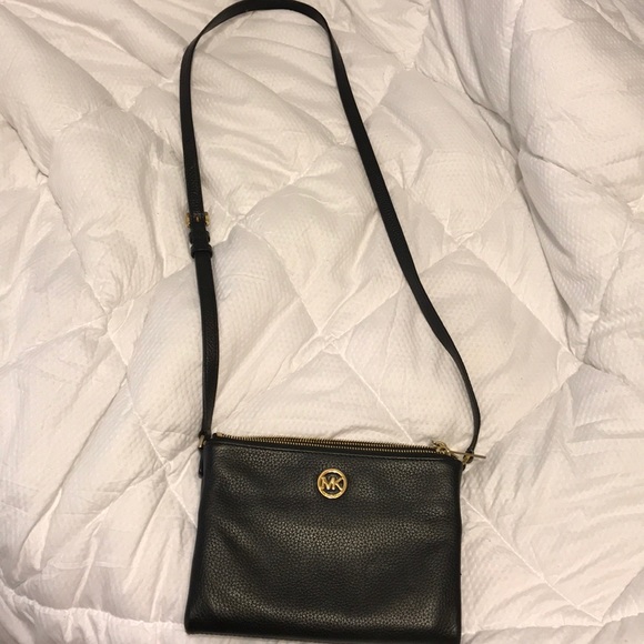 Black leather Micheal Kors Fulton Crossbody purse - Picture 6 of 6